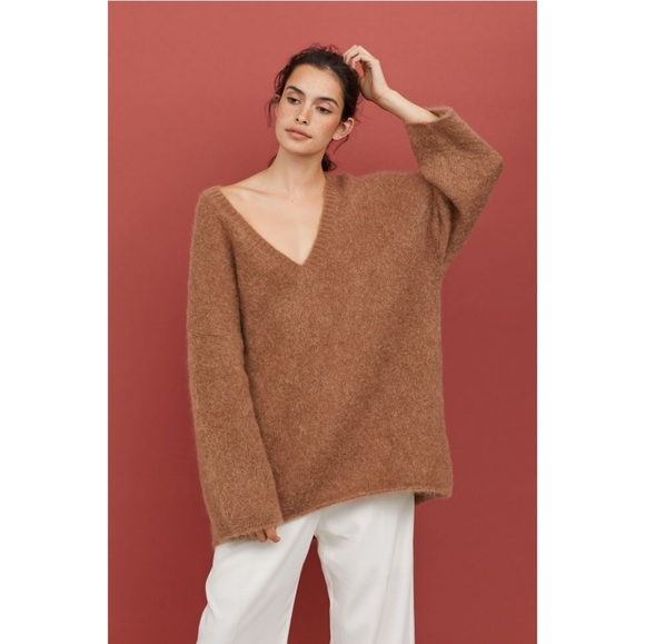 h&m v neck sweater